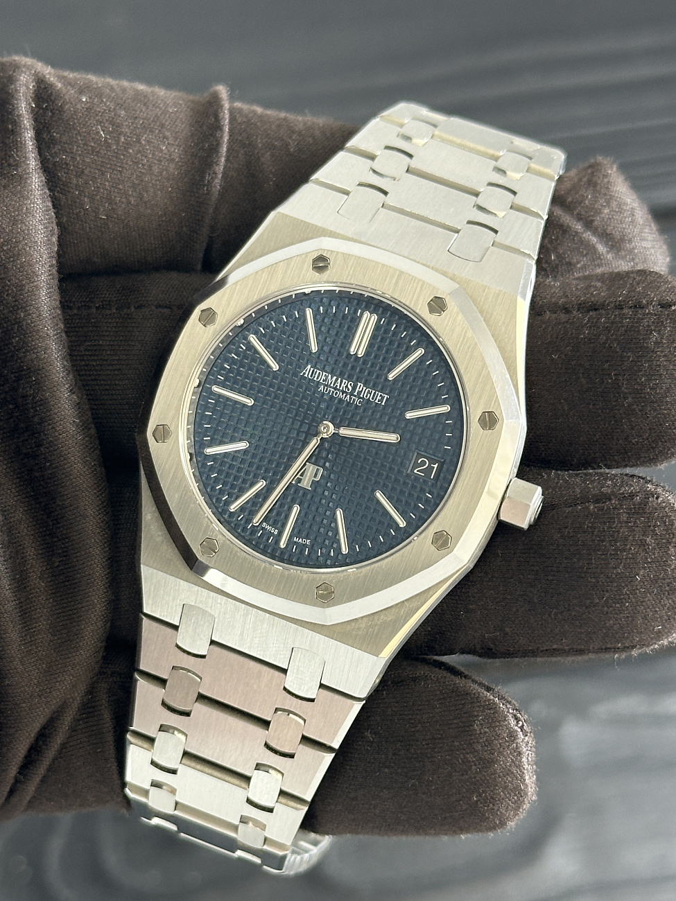 Часы Audemars Piguet  Royal Oak Jumbo 39 Mm Blue  15202ST.OO.1240ST.01