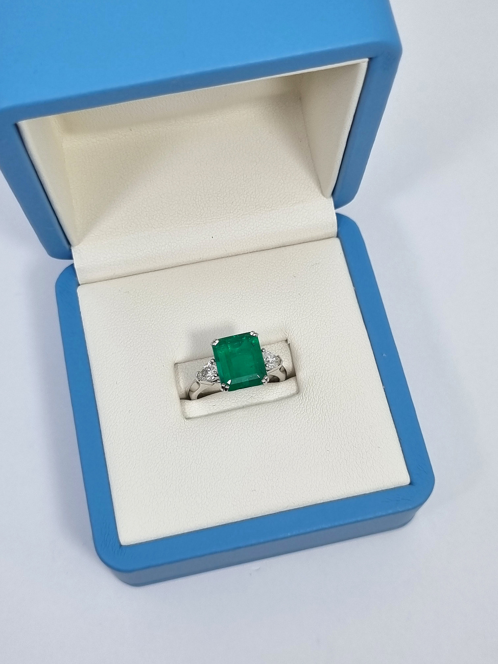 Украшение NO NAME  Кольцо С Изумрудом 3,90 Ct.   