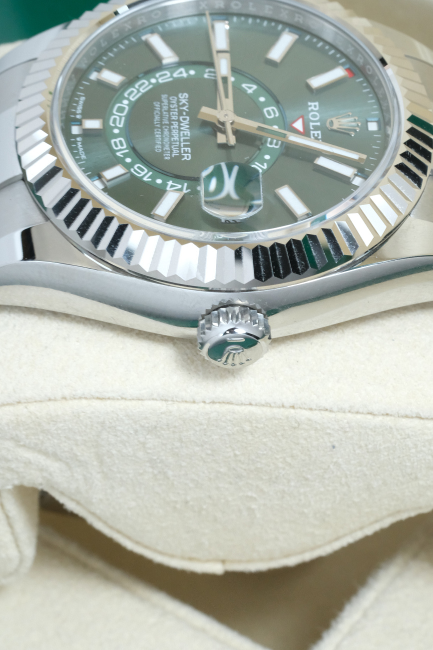 Часы Rolex  Oyster Perpetual Sky-Dweller 336934 Green Dial  336934