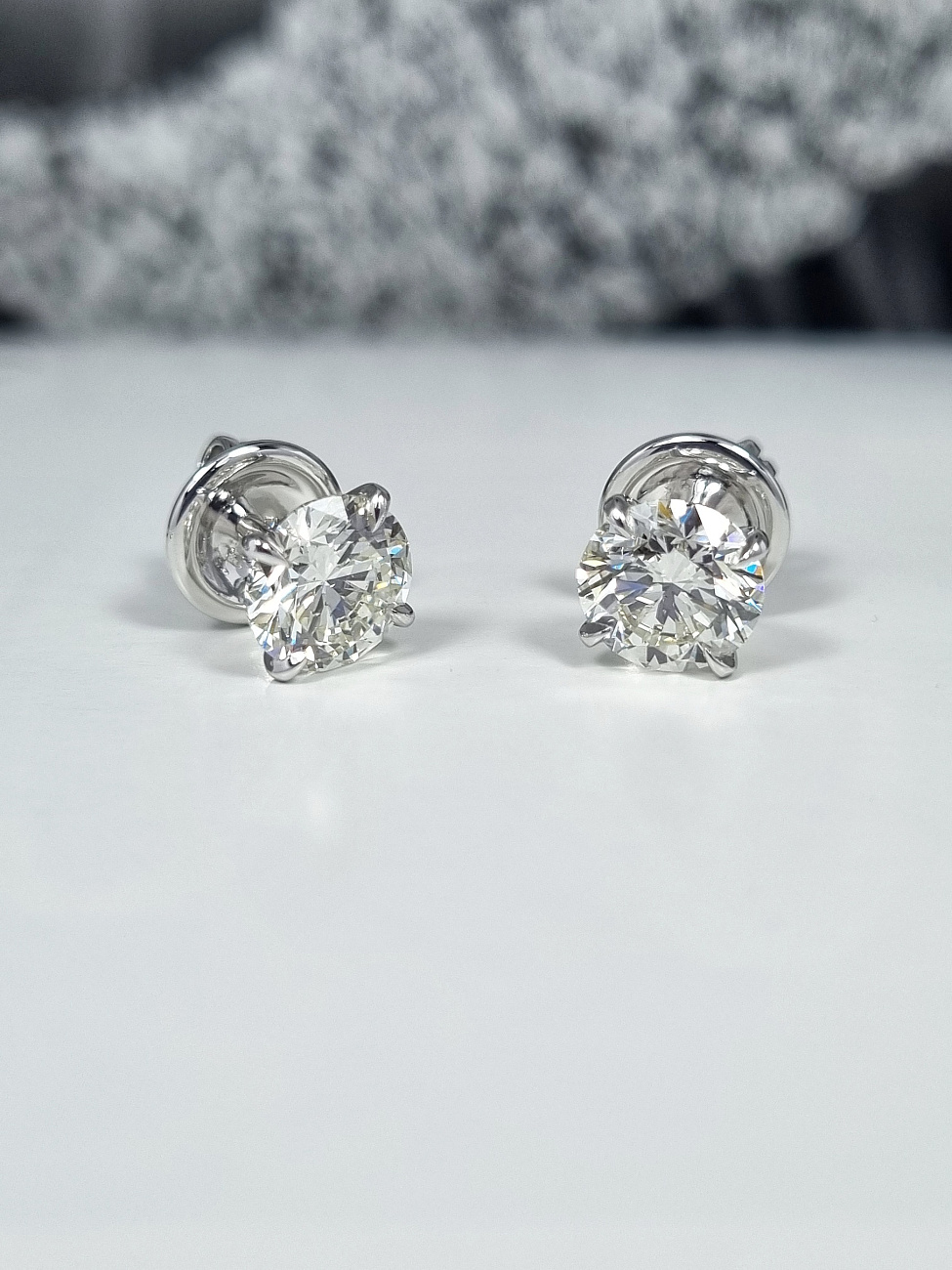 Украшение NO NAME  Серьги 1,70/1,70 Ct. J/Vs2 (3 Excellent)   