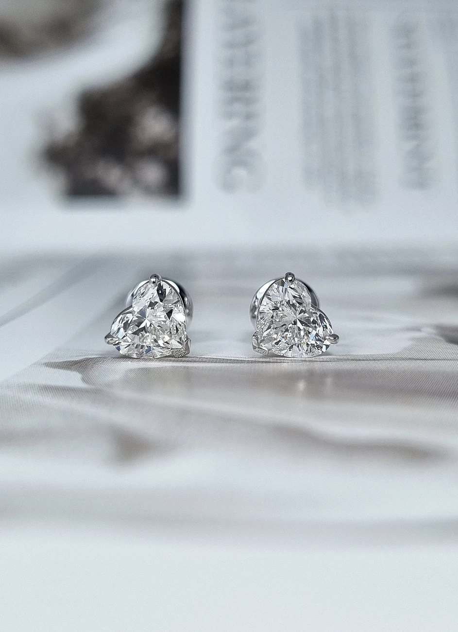 Украшение GIA  Серьги 1,01/1,01 ct. F-G/VVS2-VS2   
