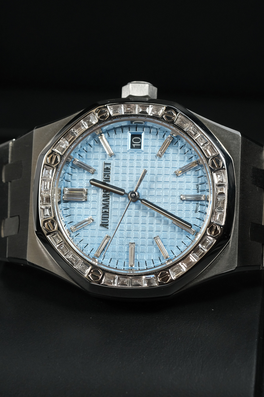 Часы Audemars Piguet  Royal Oak 37Mm Ice Blue Baguette Custom  15450ST.OO.1256ST.01