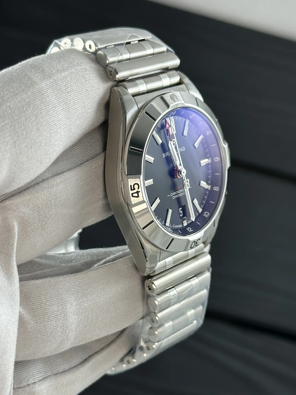 Часы Breitling  Chronomat Automatic Gmt 40  A32398101B1A1