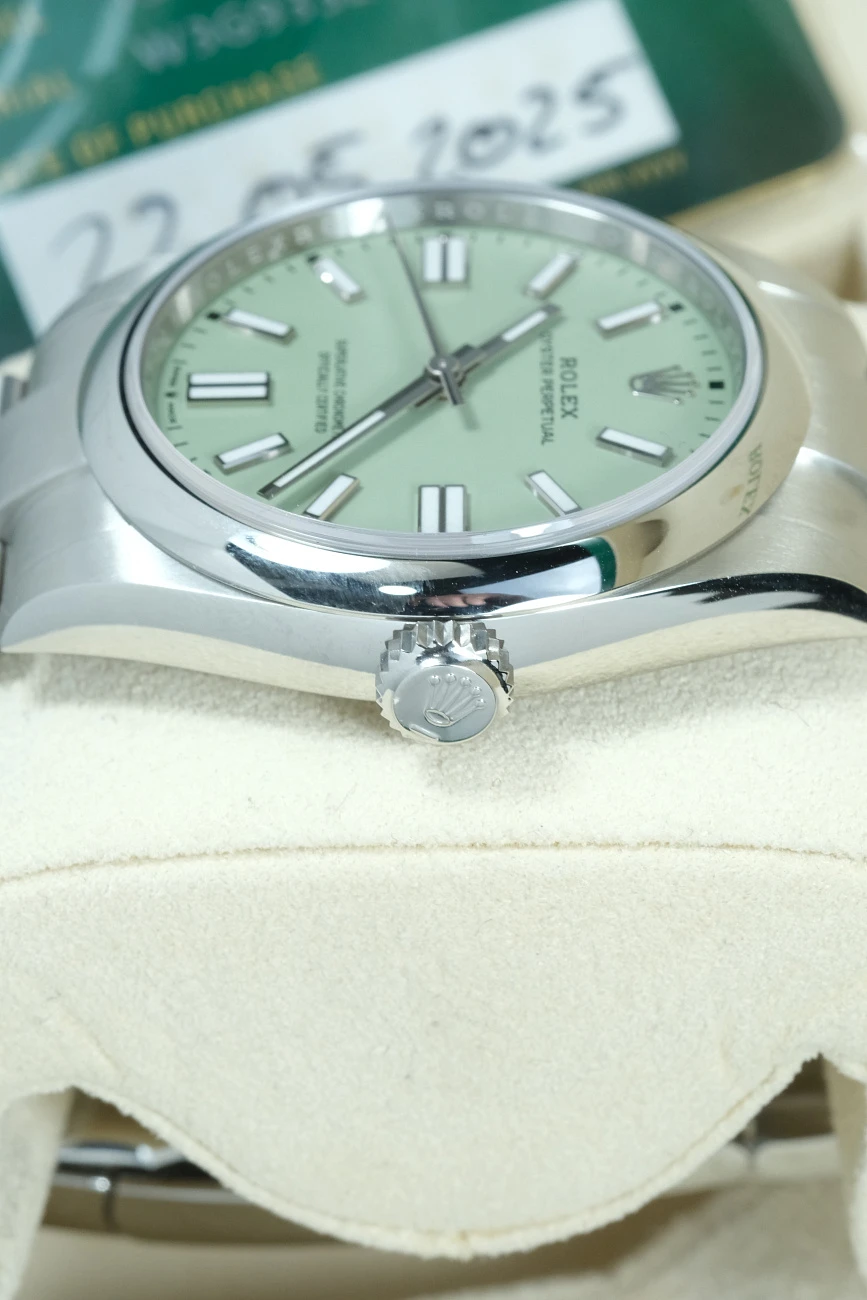 Часы Rolex  Oyster Perpetual 41 Mm Pistachio Dial New Model  134300-0006