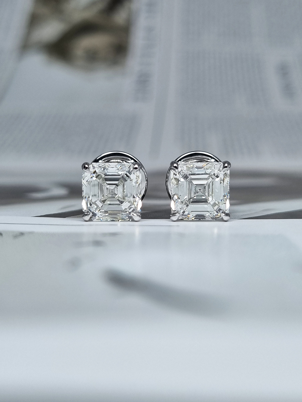 Украшение NO NAME  Серьги 3,00/3,00 ct. H/VS (Asscher Diamonds)   