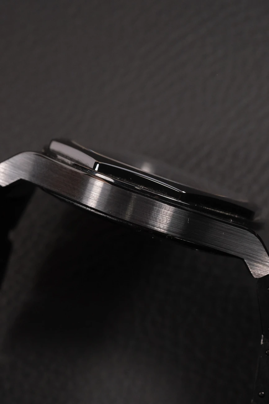 Часы Girard-Perregaux  Laureato Skeleton Ceramic  81015-32-001-32A