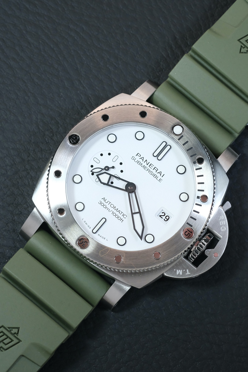 Часы Panerai  Submersible Quarantaquattro 44 Mm White Dial  PAM01595