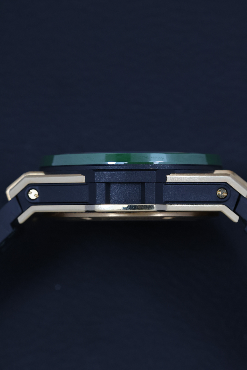 Часы Hublot  Big Bang Unico WBC Yellow Gold Green Ceramic  411.VG.1189.LR.WBC19