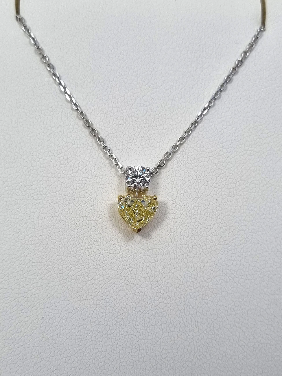 Украшение GIA  Подвеска с бриллиантом 1,20 ct. Y To Z/VS1   