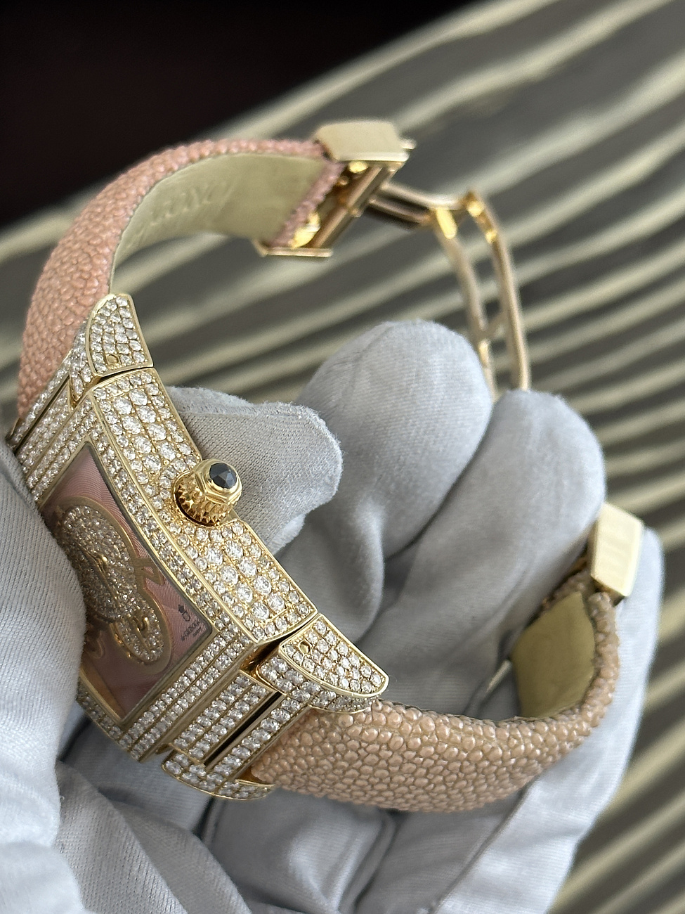 Часы De Grisogono  Instrumentino Custom Diamonds  017001