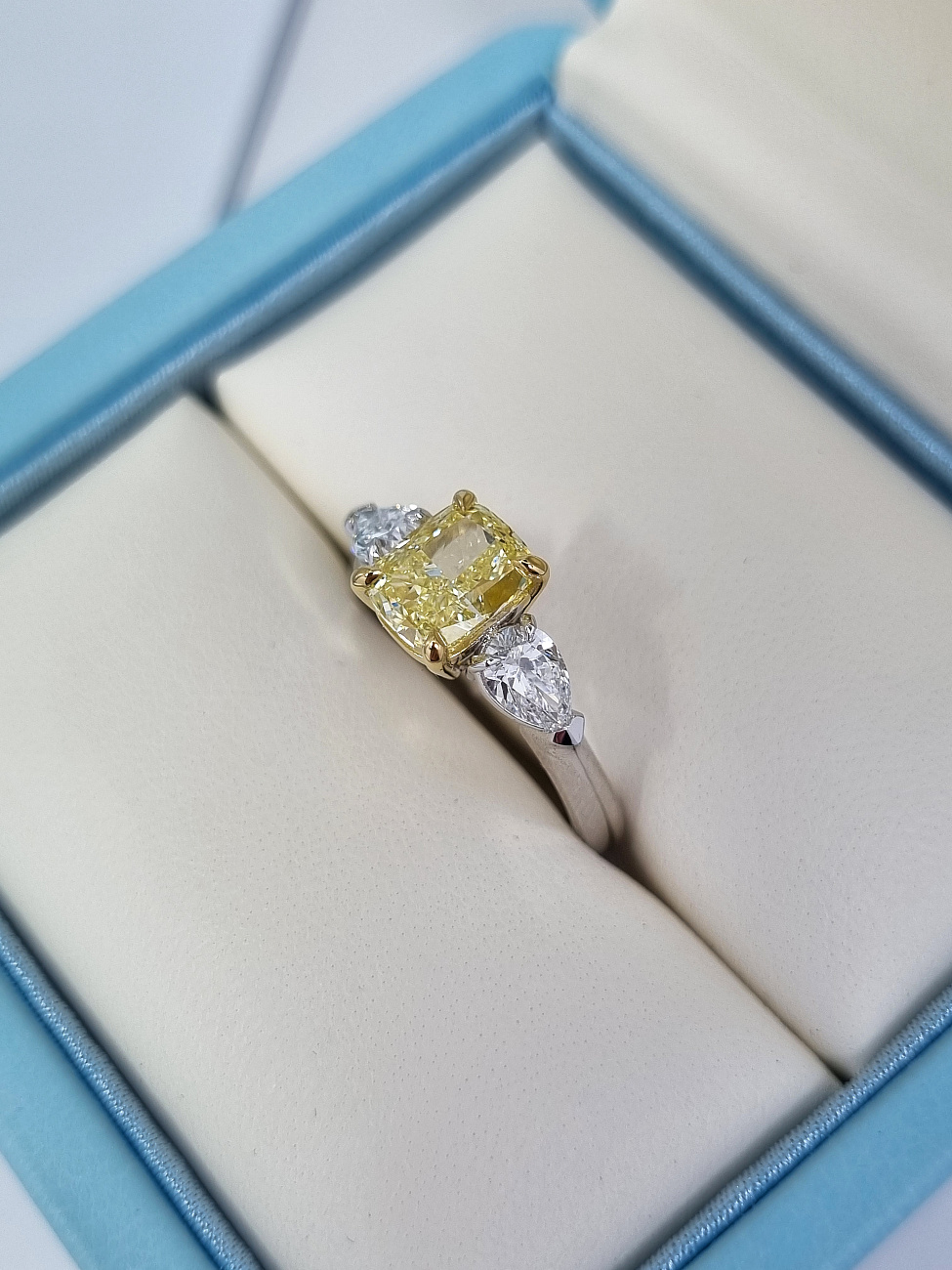 Украшение NO NAME  Кольцо С Бриллиантом 1,53 Ct. Fy/If   