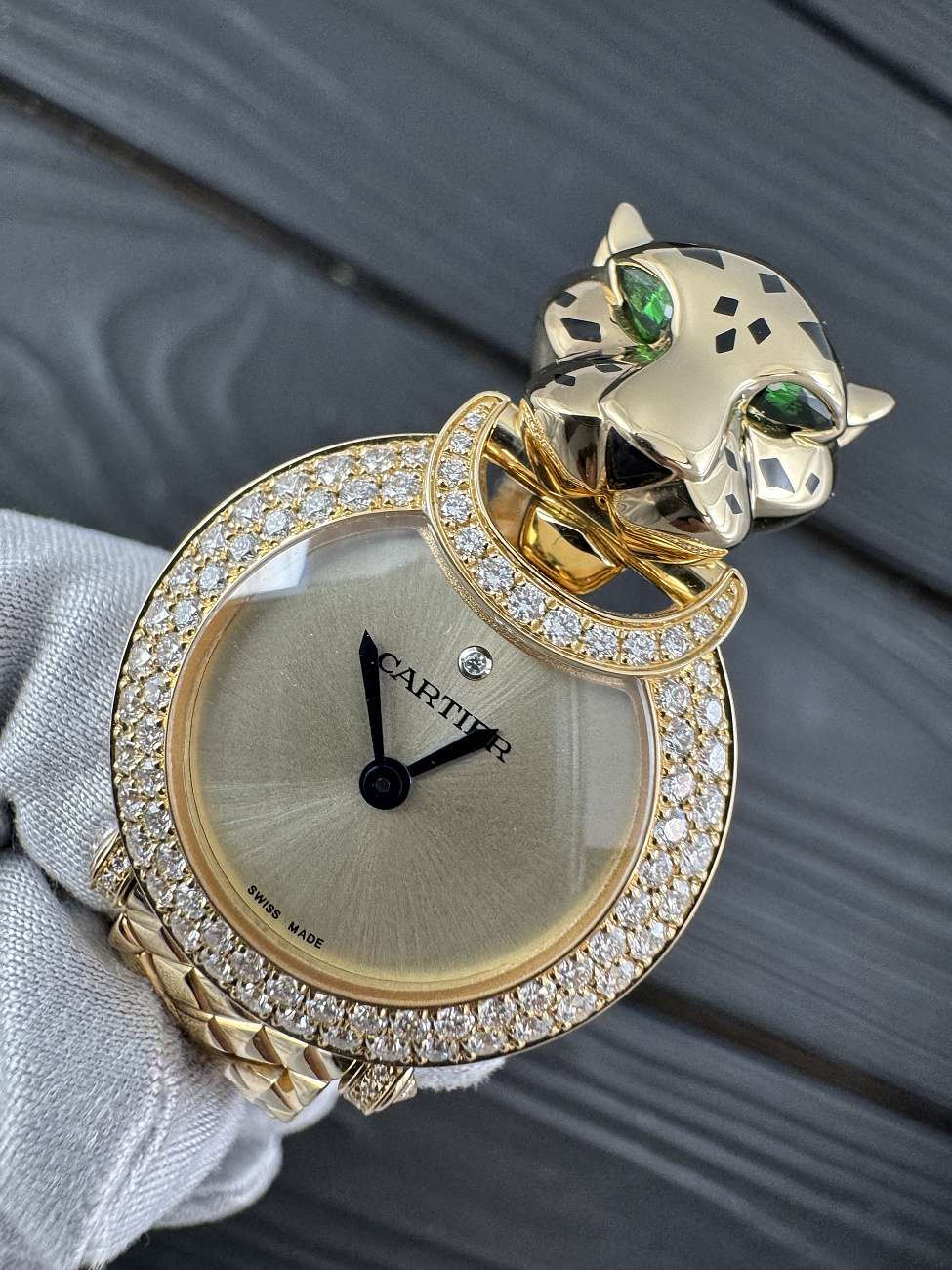 Часы Cartier  La Panthère De Cartier  HPI01526