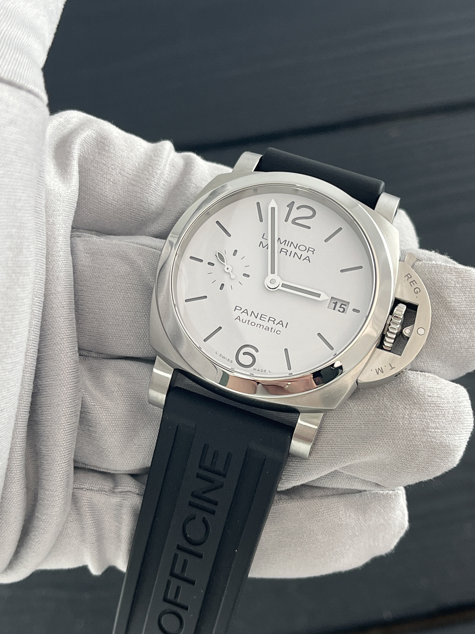 Часы Panerai  Luminor Quaranta 40 Mm  PAM01371