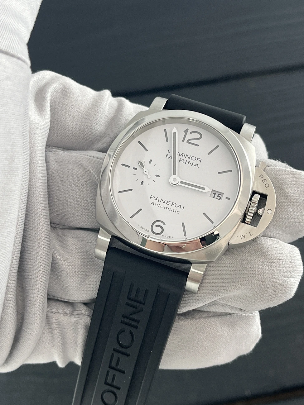 Часы Panerai  Luminor Quaranta 40 Mm  PAM01371