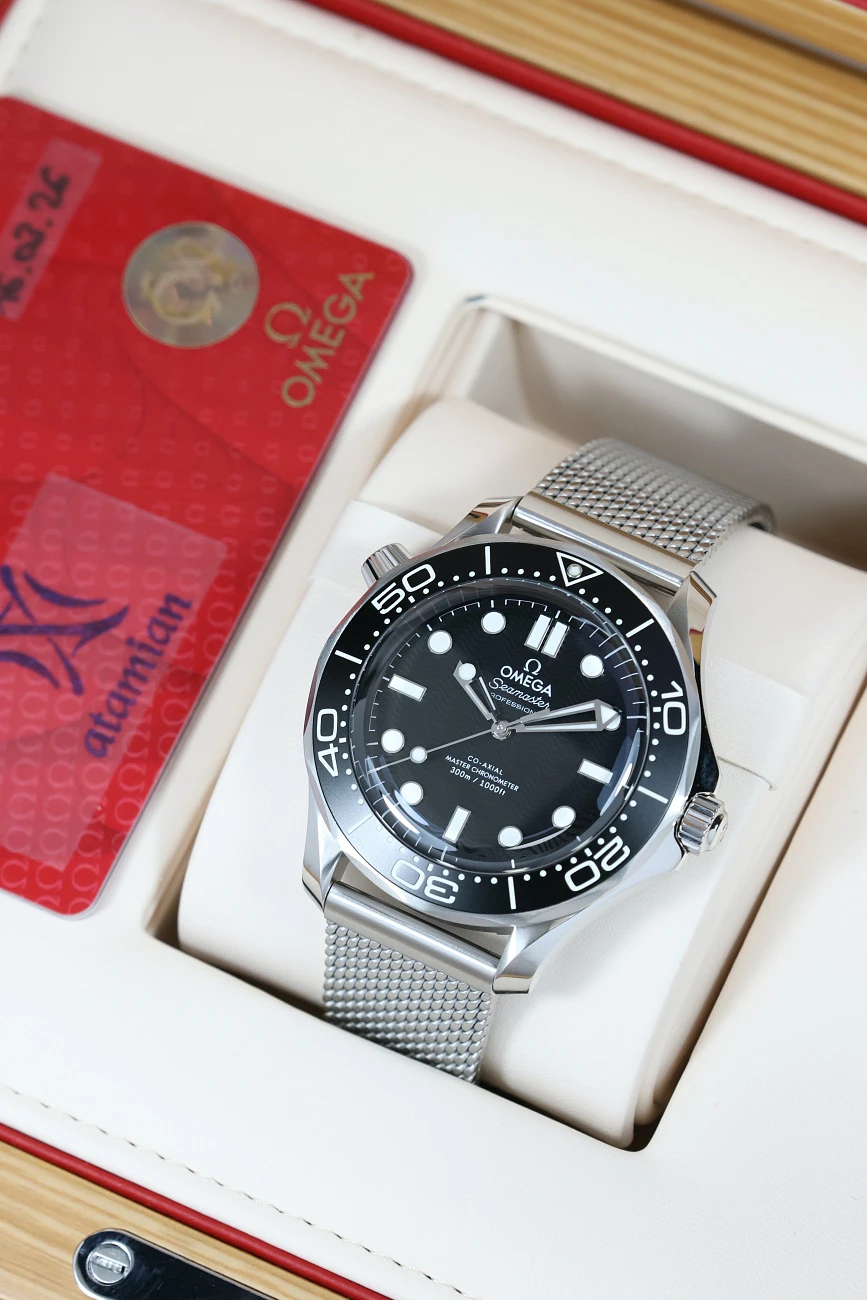 Часы Omega  Seamaster Diver 300 M Co-Axial Chronometer 42 Mm Black  210.30.42.20.01.010