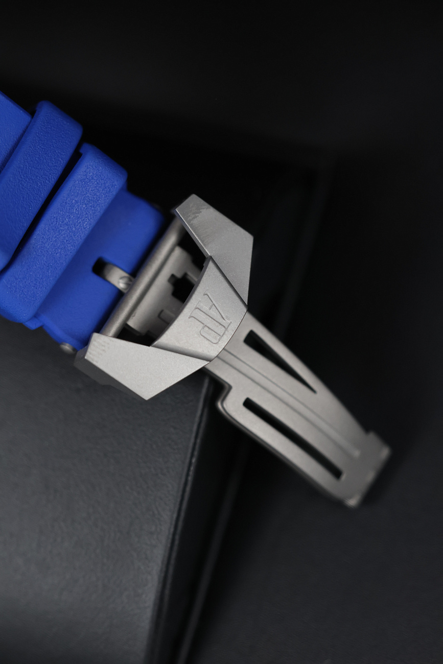 Часы Audemars Piguet  Royal Oak Concept Flying Tourbillon GMT BLUE  26589IO.OO.D030CA.01