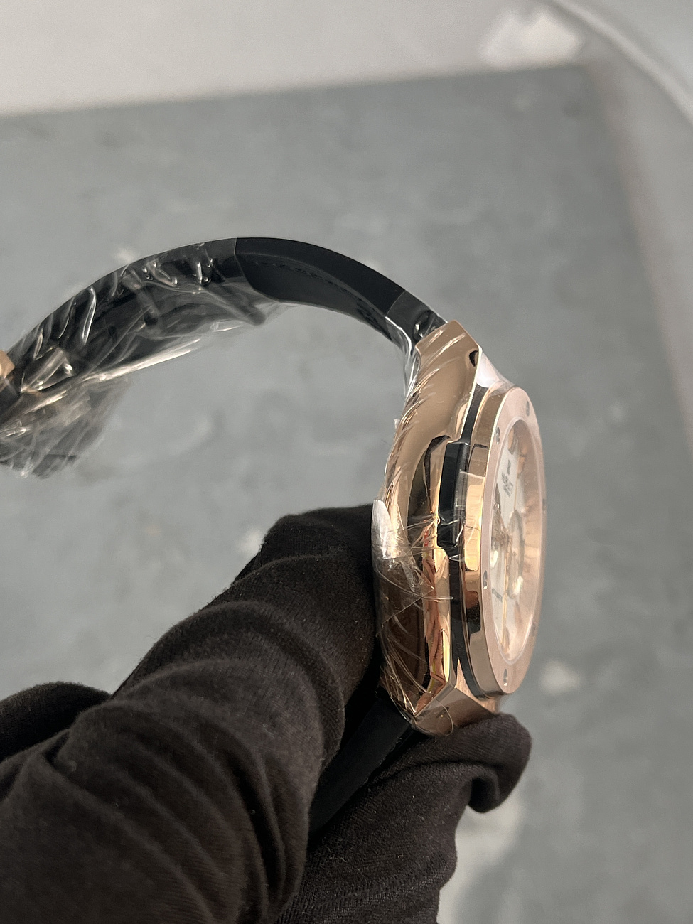 Часы Hublot  Classic Fusion Chronograph King Gold Opalin 42Mm  541.OX.2610.LR