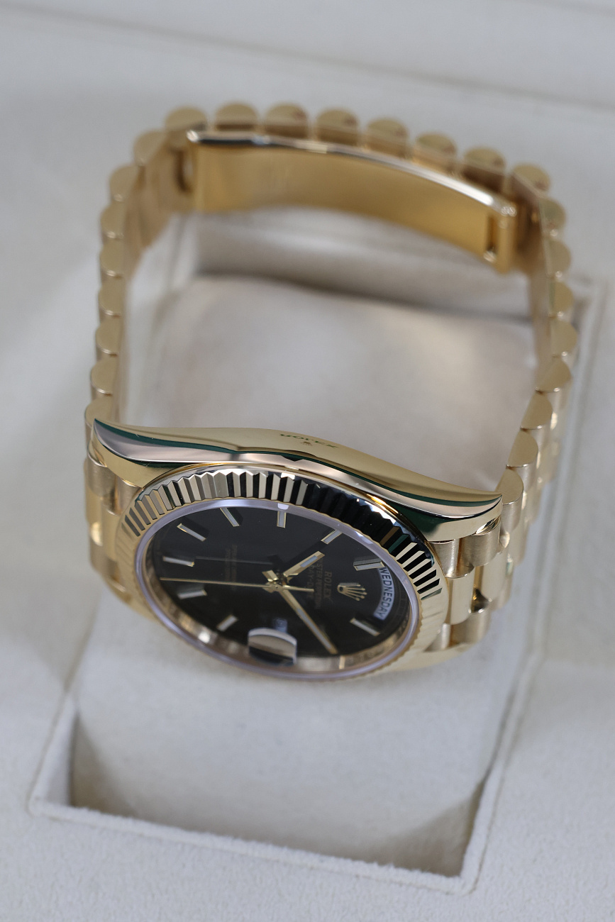 Часы Rolex  Day Date 40Mm Yellow Gold  228238