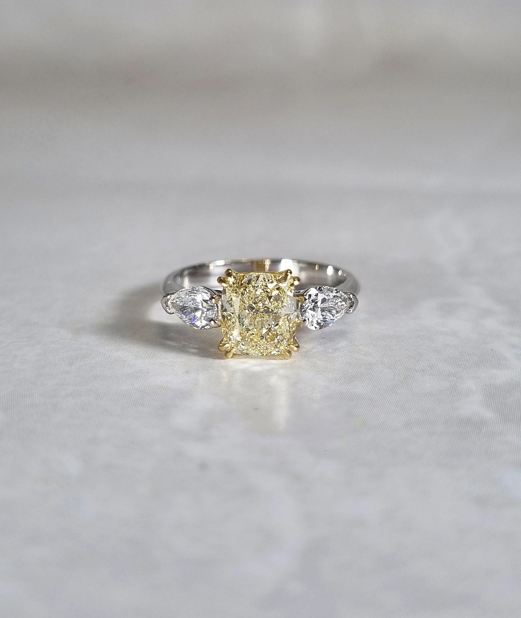 Украшение GIA  Кольцо С Бриллиантом 2,22 Ct. W To X Range/Vvs2   
