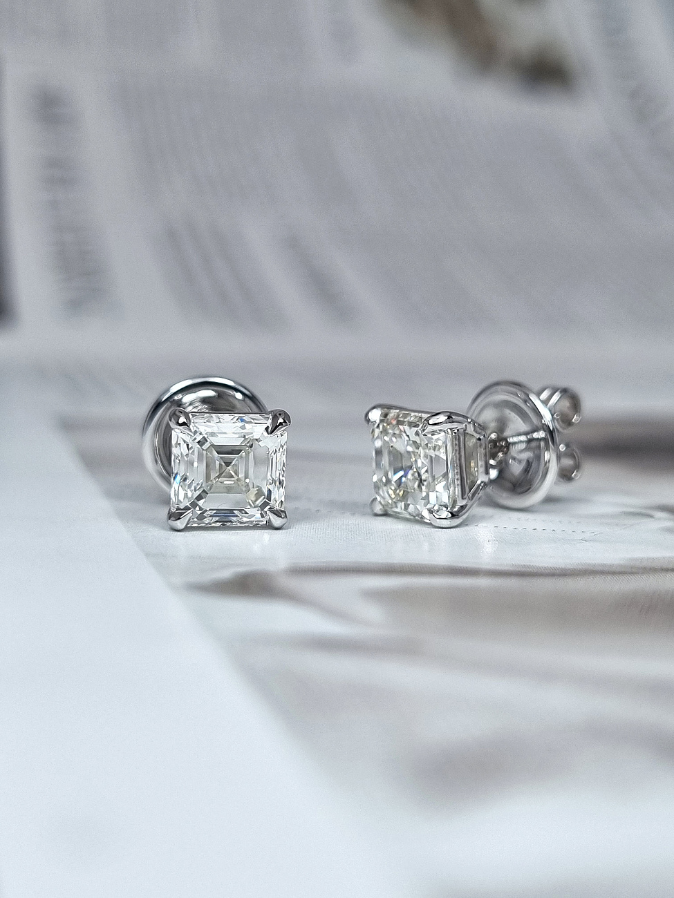 Украшение GIA  Серьги с бриллиантами 1,71/1,74 ct. H/VVS (Asscher cut)   