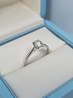 Украшение GIA  Кольцо с бриллиантом 0,52 ct. K/VS2   