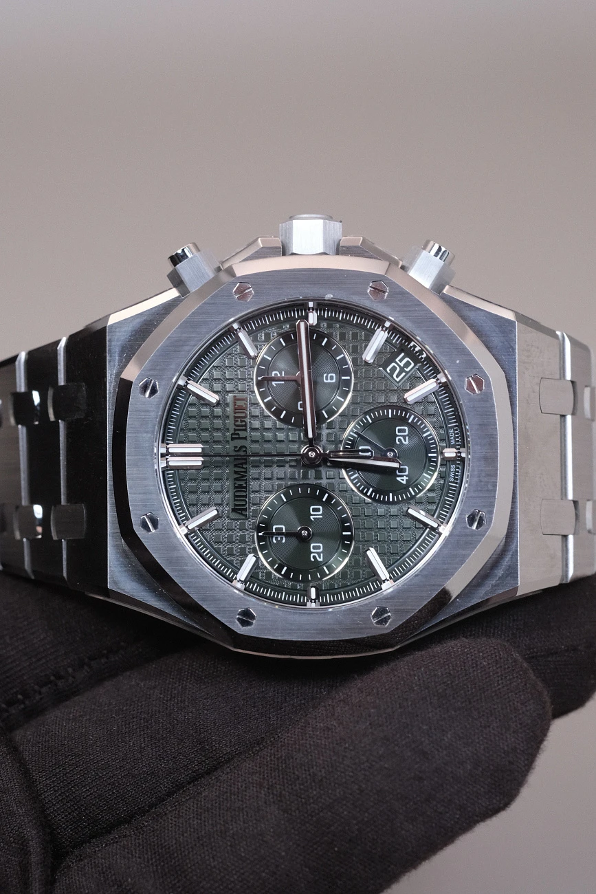Часы Audemars Piguet  - Royal Oak Chronograph Green Dial 41Mm  26240ST.OO.1320ST.08