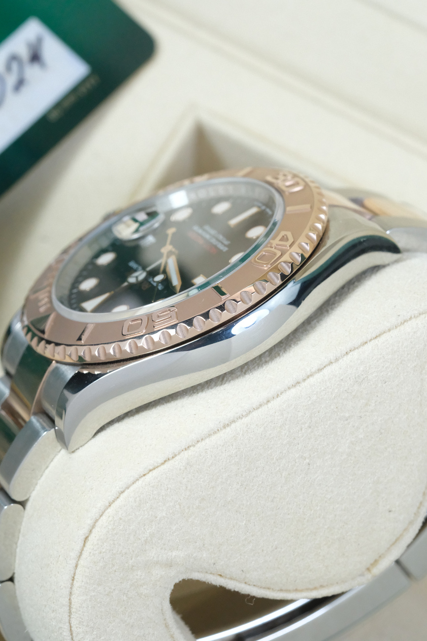 Часы Rolex  Yachtmaster 40Mm Two Tone Black Dial  126621