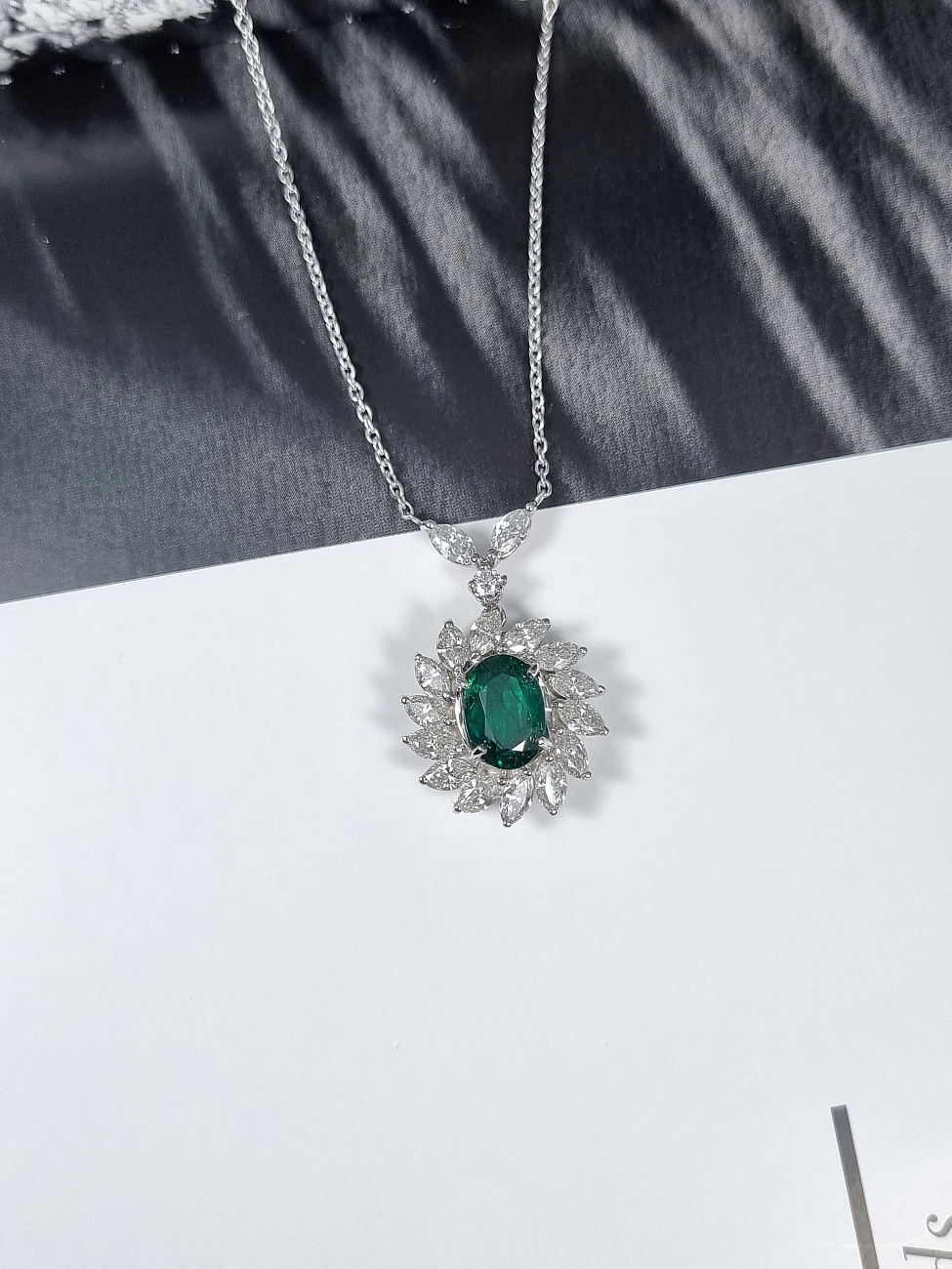 Украшение No Name  Подвеска с изумрудом 1,80 ct.   