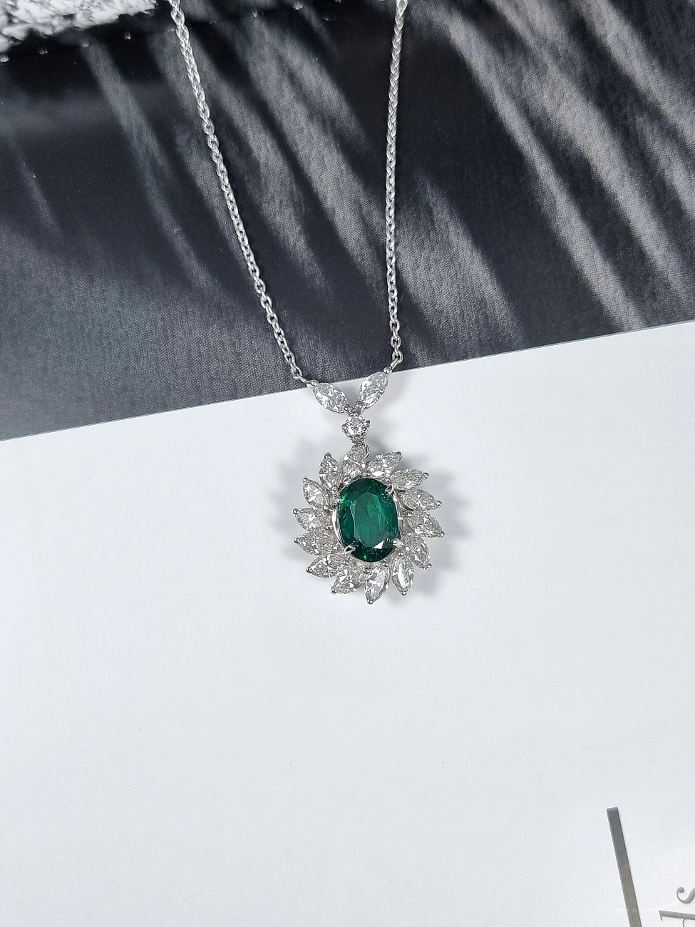 Украшение No Name  Подвеска с изумрудом 1,80 ct.   