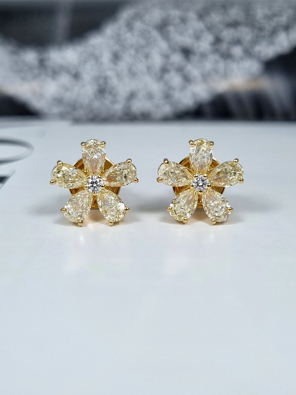 Украшение No Name  Серьги с бриллиантами 4,48 ct.    