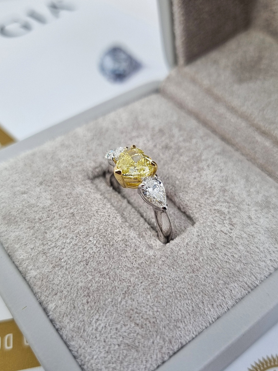 Украшение NO NAME  Кольцо С Бриллиантом 1,50 Ct. Fancy Yellow/Vs1   