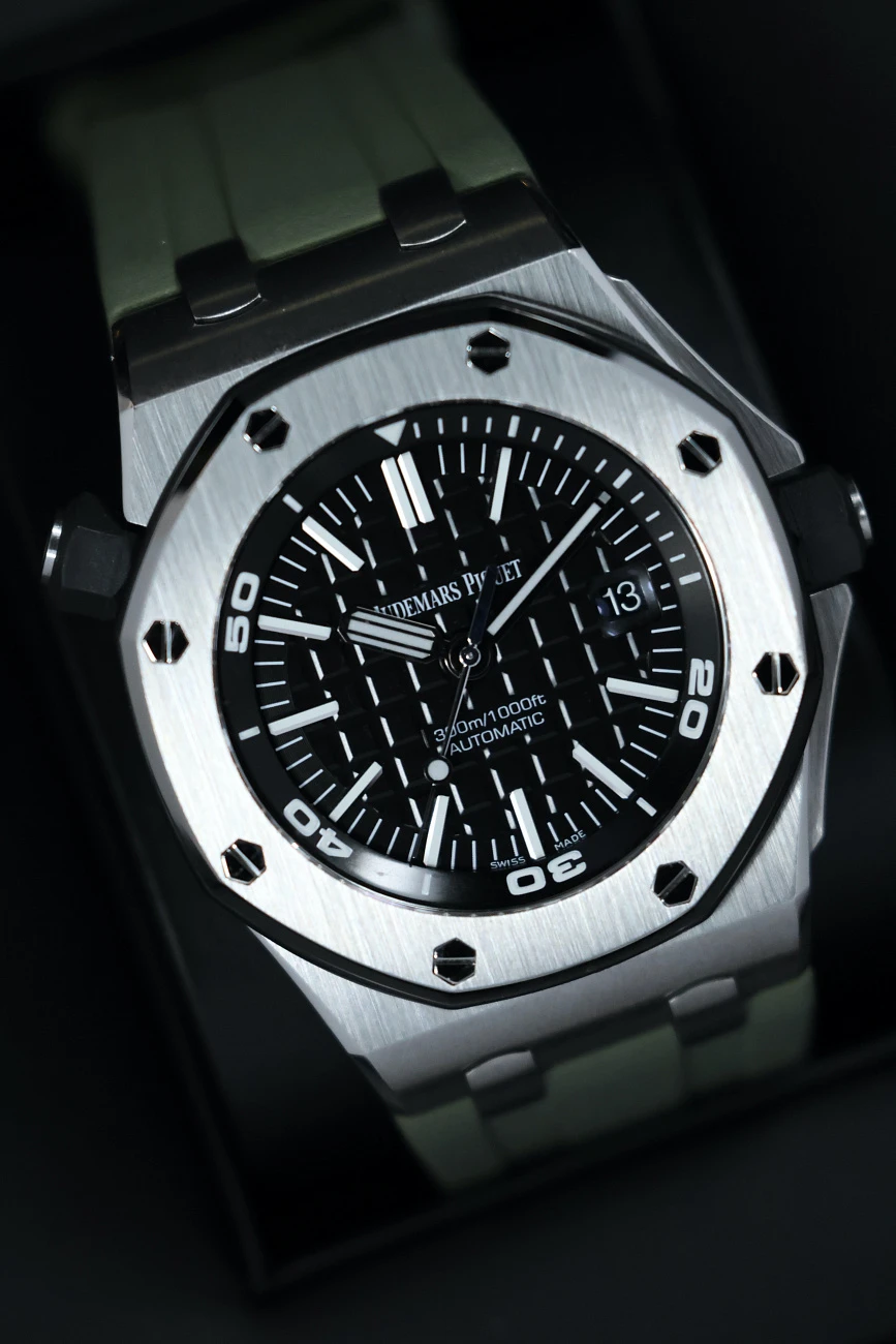 Часы Audemars Piguet  Royal Oak Offshore Diver 42Mm  15710ST.OO.A002CA.01