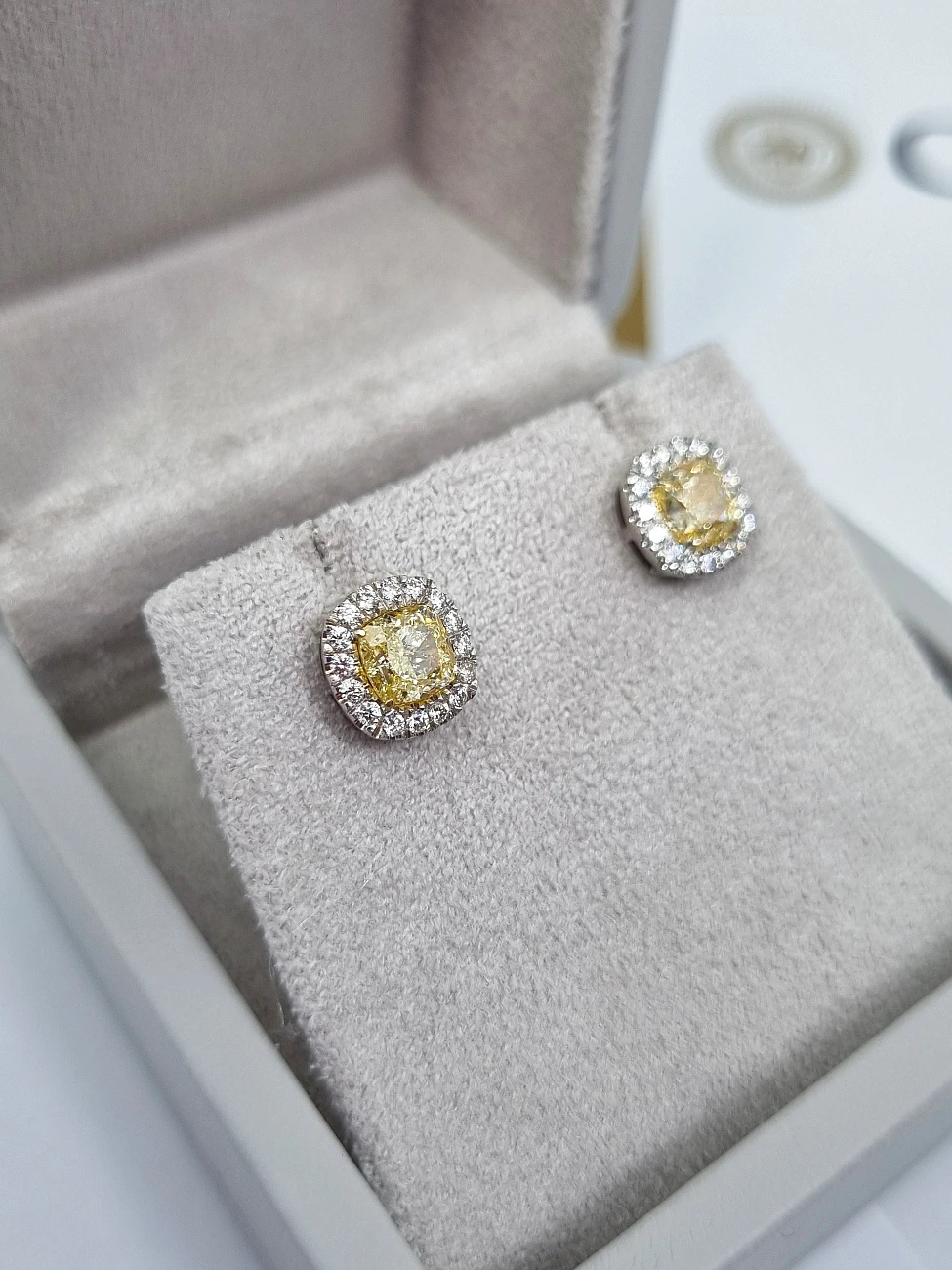 Украшение GIA  Серьги 1,00/1,02 Ct. W To X   