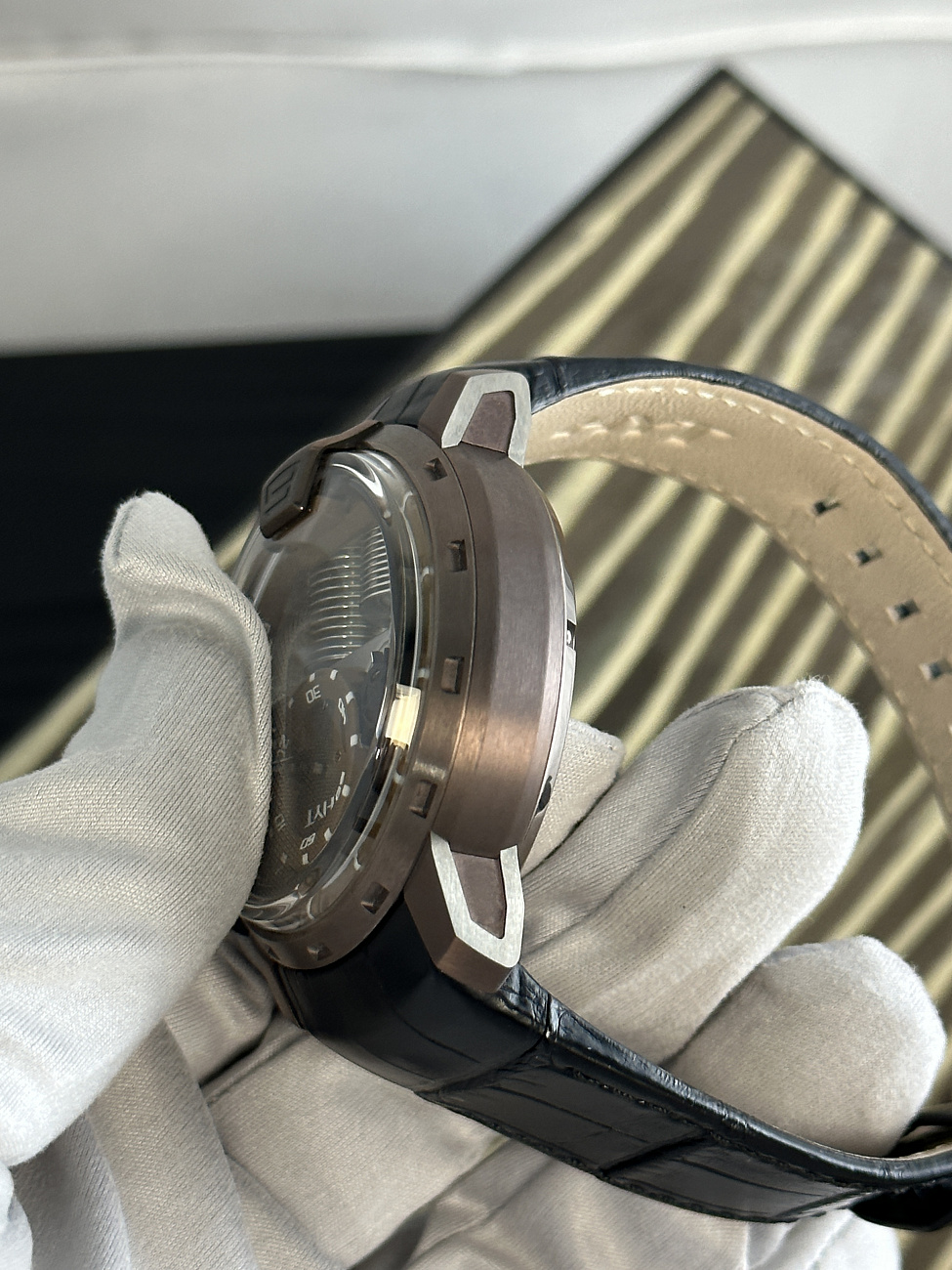 Часы HYT  H1 Collection Rich Time Edition  148-TB-21-GF-RU