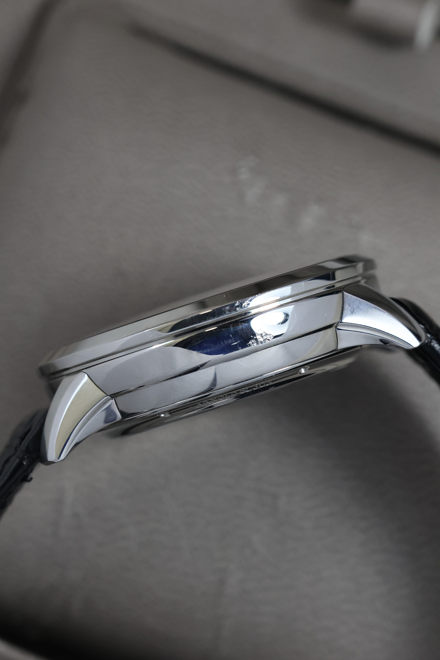 Часы Arnold & Son  Instrument Collection Tbr  1ARASSO1A