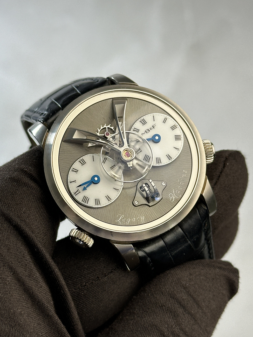 Часы MB&F  Legacy Machine No.1 White Gold  01.WL.W