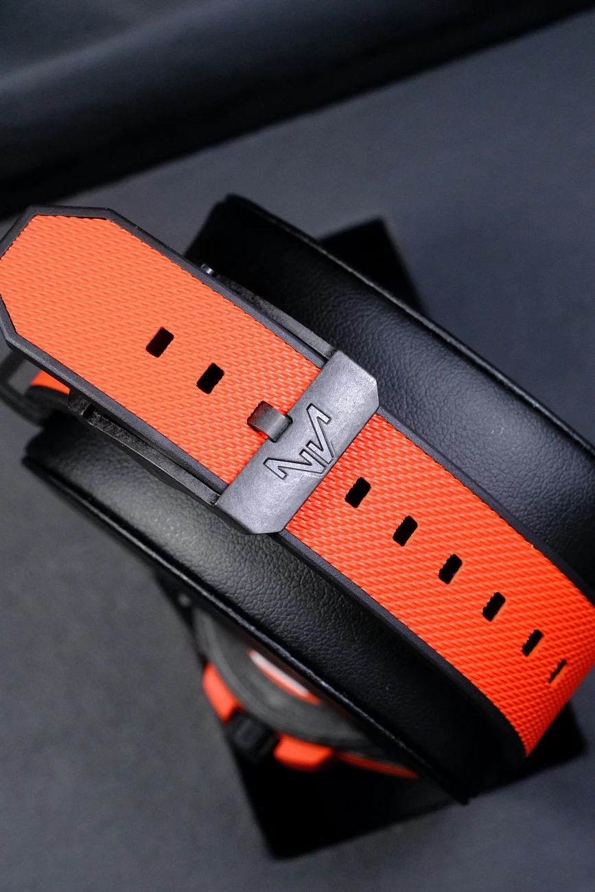 Часы Norqain  Wild One Skeleton 42Mm Coral  NNQ3000QBR2AS/B013
