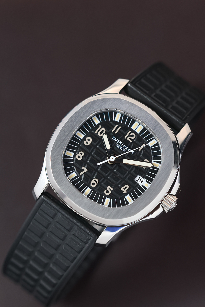 Часы Patek Philippe  Aquanaut 34mm Quatrz  5064A-001