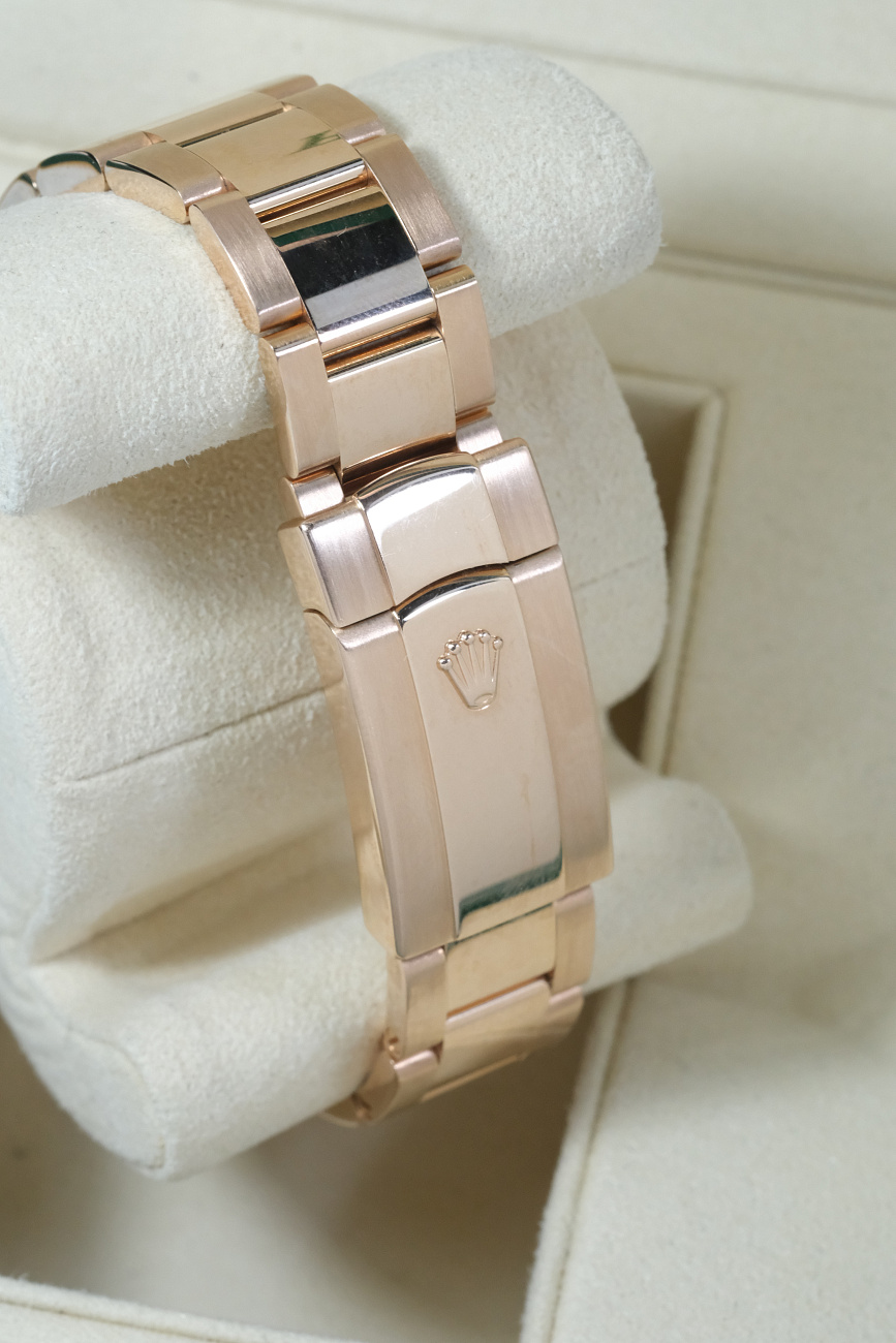 Часы Rolex  Sky-Dweller Rose Gold Sundust Roman Dial  326935