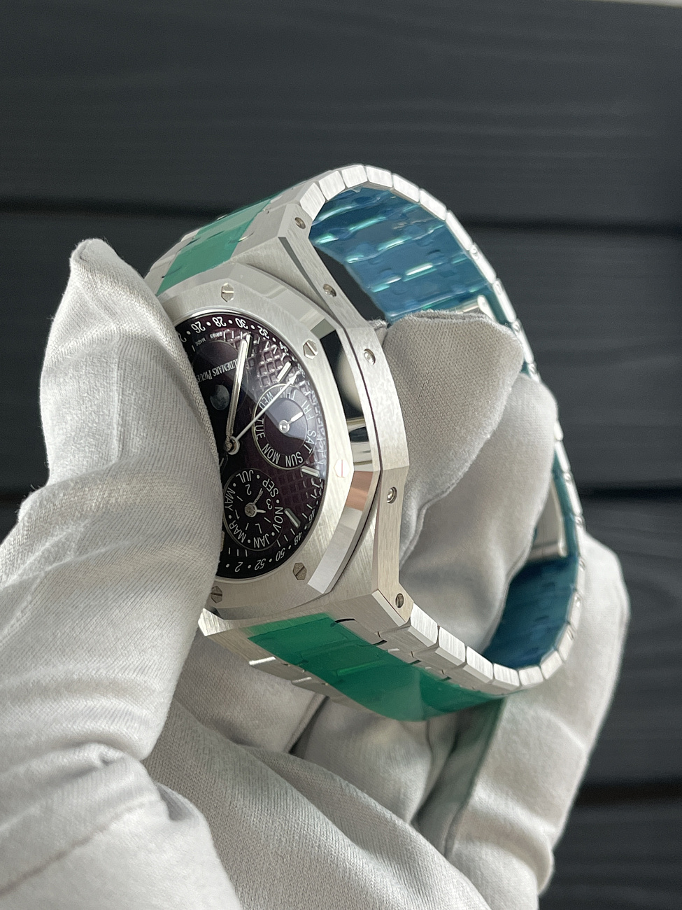 Часы Audemars Piguet  Royal Oak Perpetual Calendar 41Mm White Gold Burgundy  26574BC.OO.1220BC.01