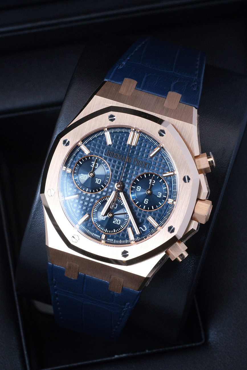 Часы Audemars Piguet  Royal Oak Chronograph 41Mm Blue Dial  26240OR.OO.D315CR.02