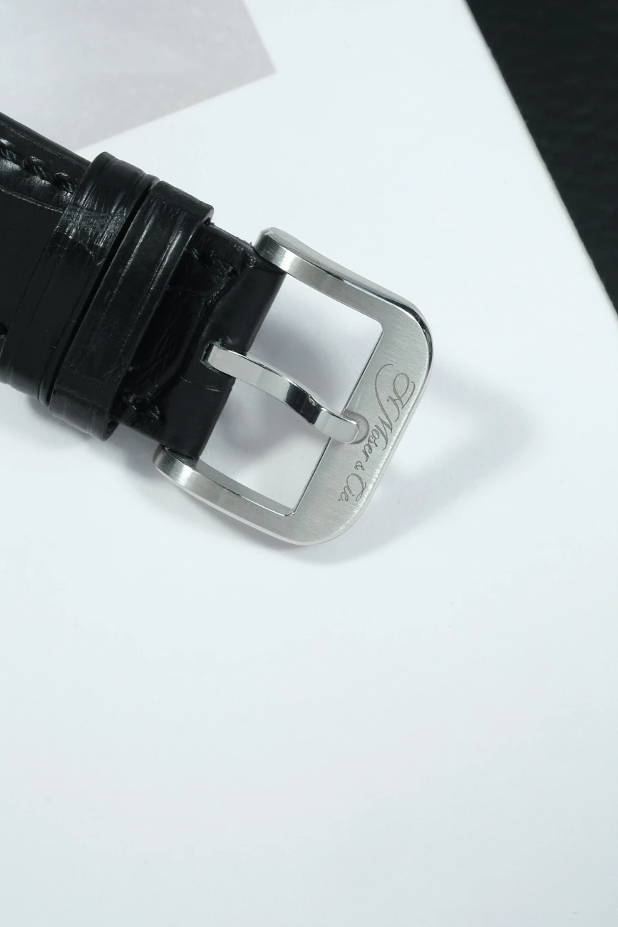 Часы H. Moser &amp; Cie  Endeavour Centre Seconds Vantablack®  1200-1239
