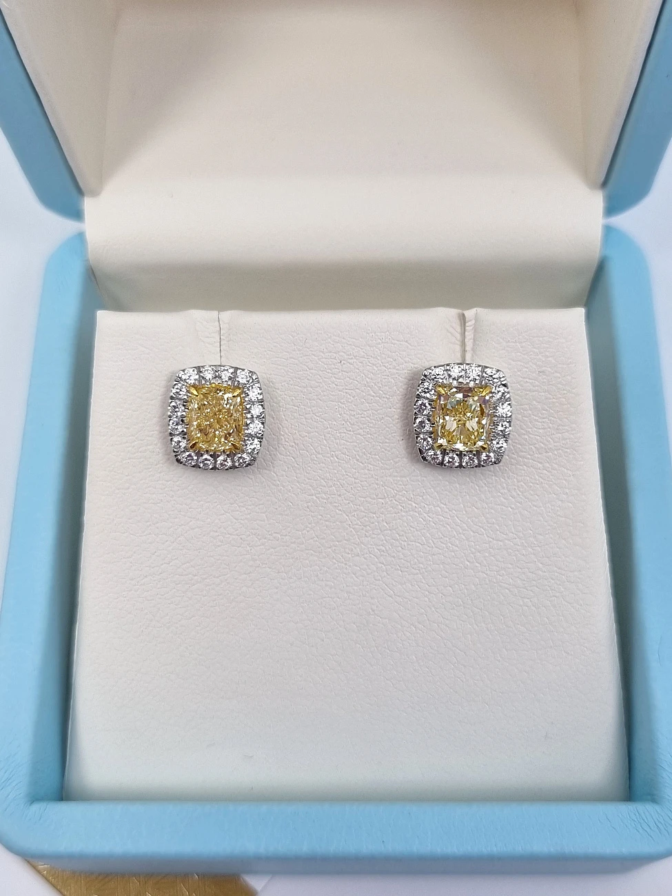 Украшение GIA  Серьги 1,00/1,00 ct. W To X/VVS2-VS2   