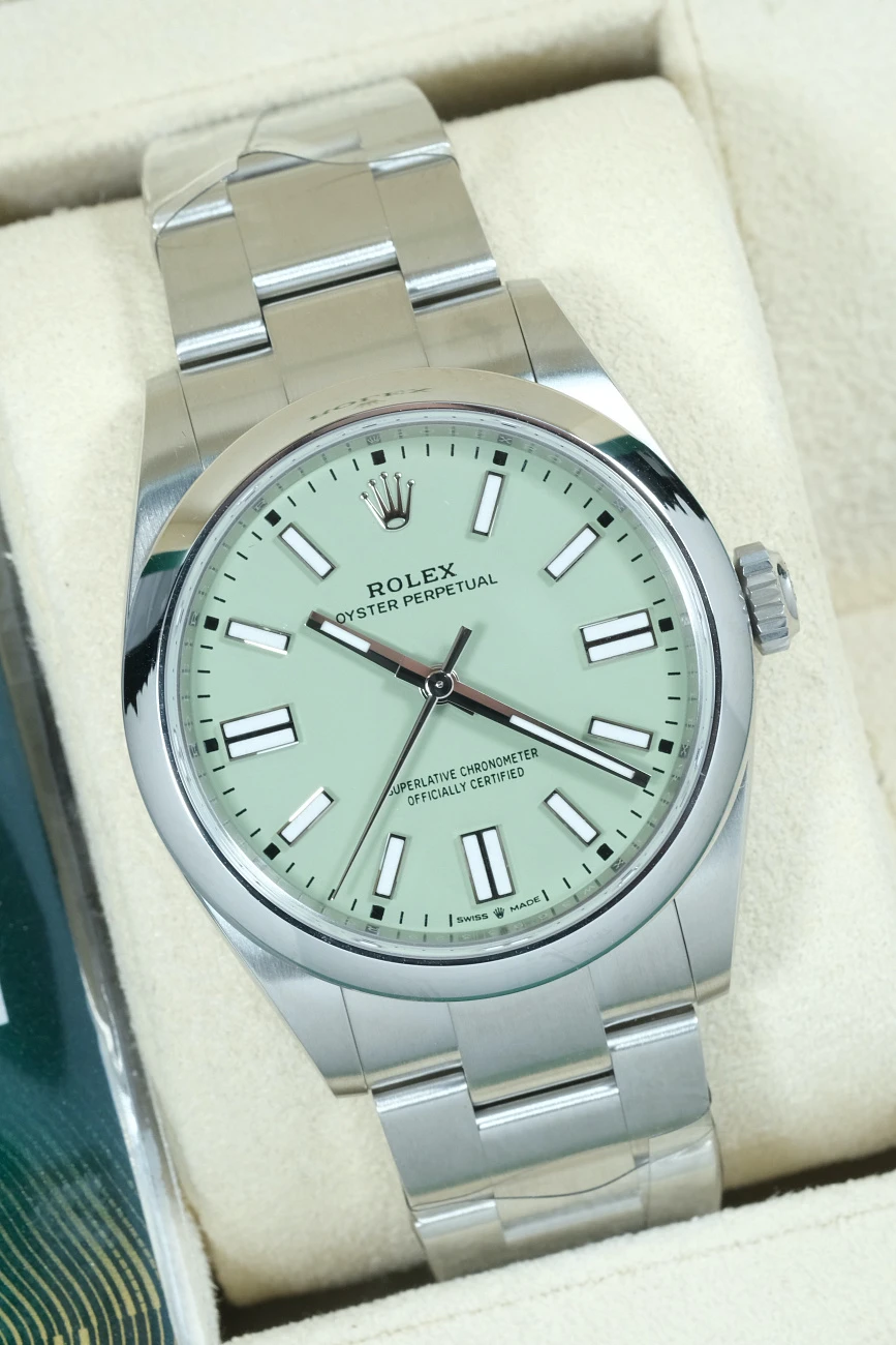 Часы Rolex  Oyster Perpetual 41 Mm Pistachio Dial New Model  134300-0006