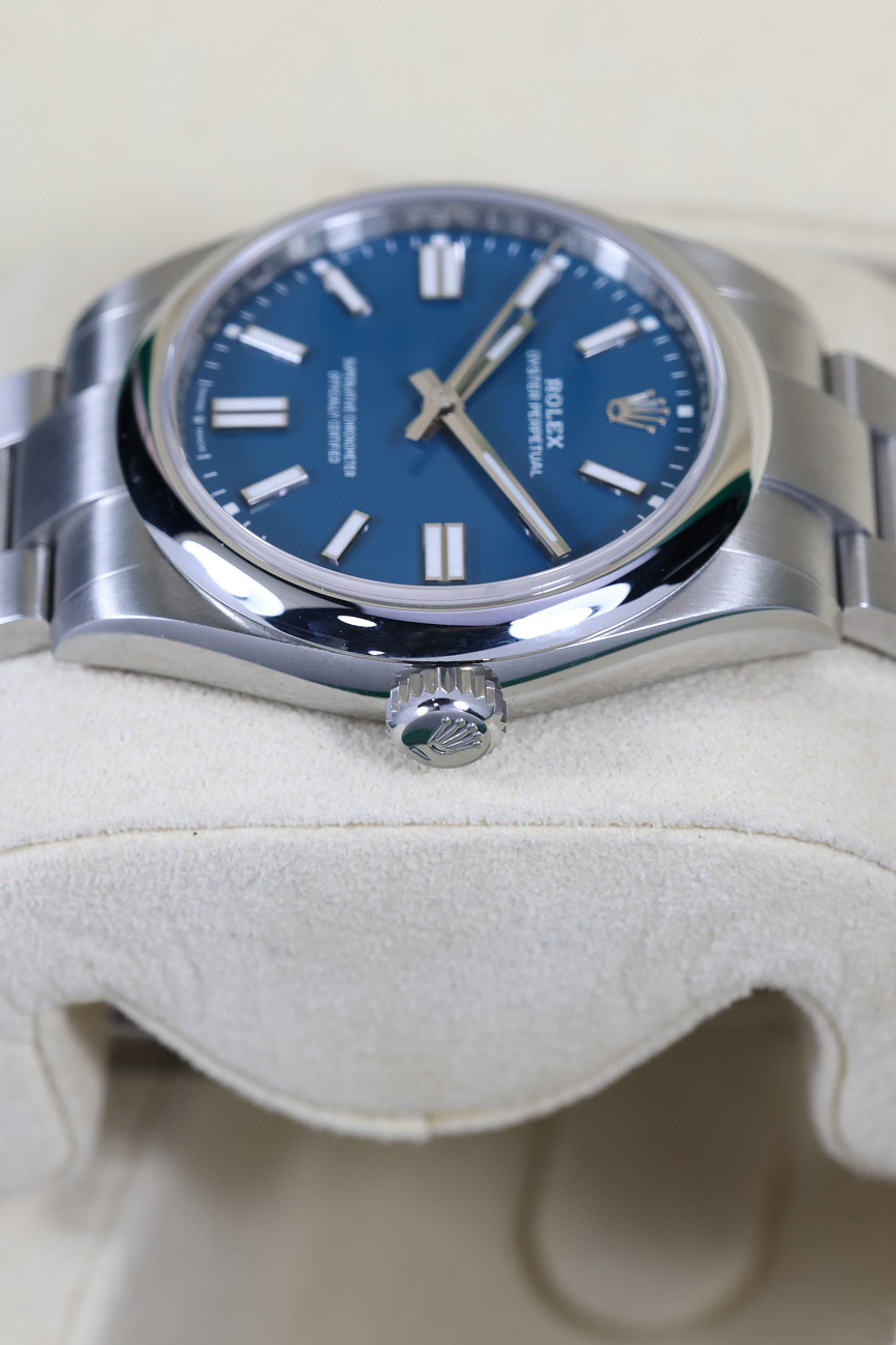 Часы Rolex  Oyster Perpetual 41 Mm Med Blue Dial  134300