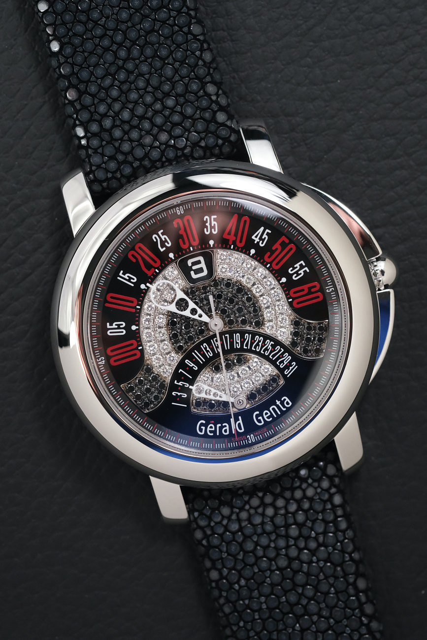 Часы Gerald Genta  Gérald Genta Arena Bi-Retro Steel And Diamonds 45Mm  BSP.Y.10 