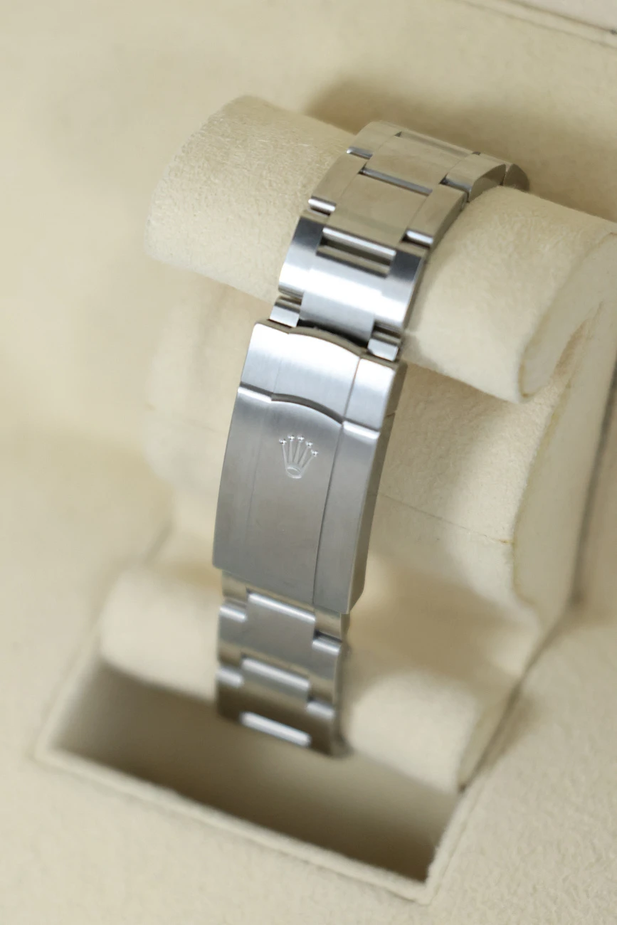 Часы Rolex  Perpetual 36 Stainless Steel Lavander Dial  126000