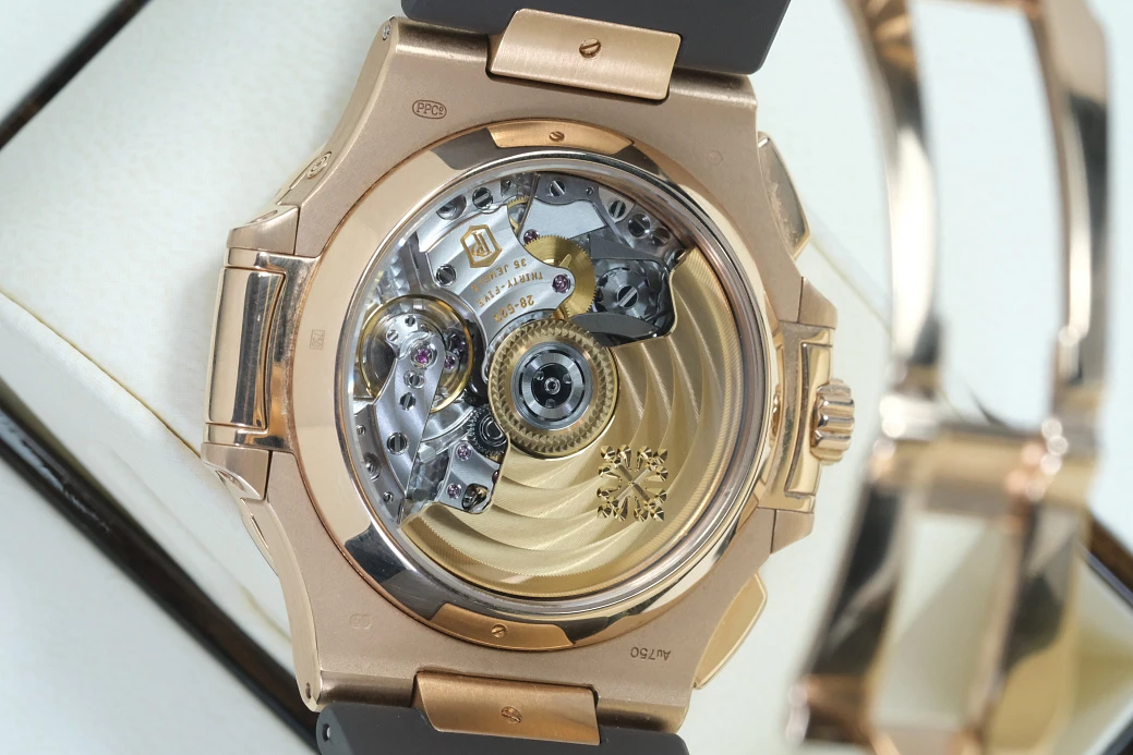Часы Patek Philippe  Nautilus Chronograph Rose Gold  5980R-001