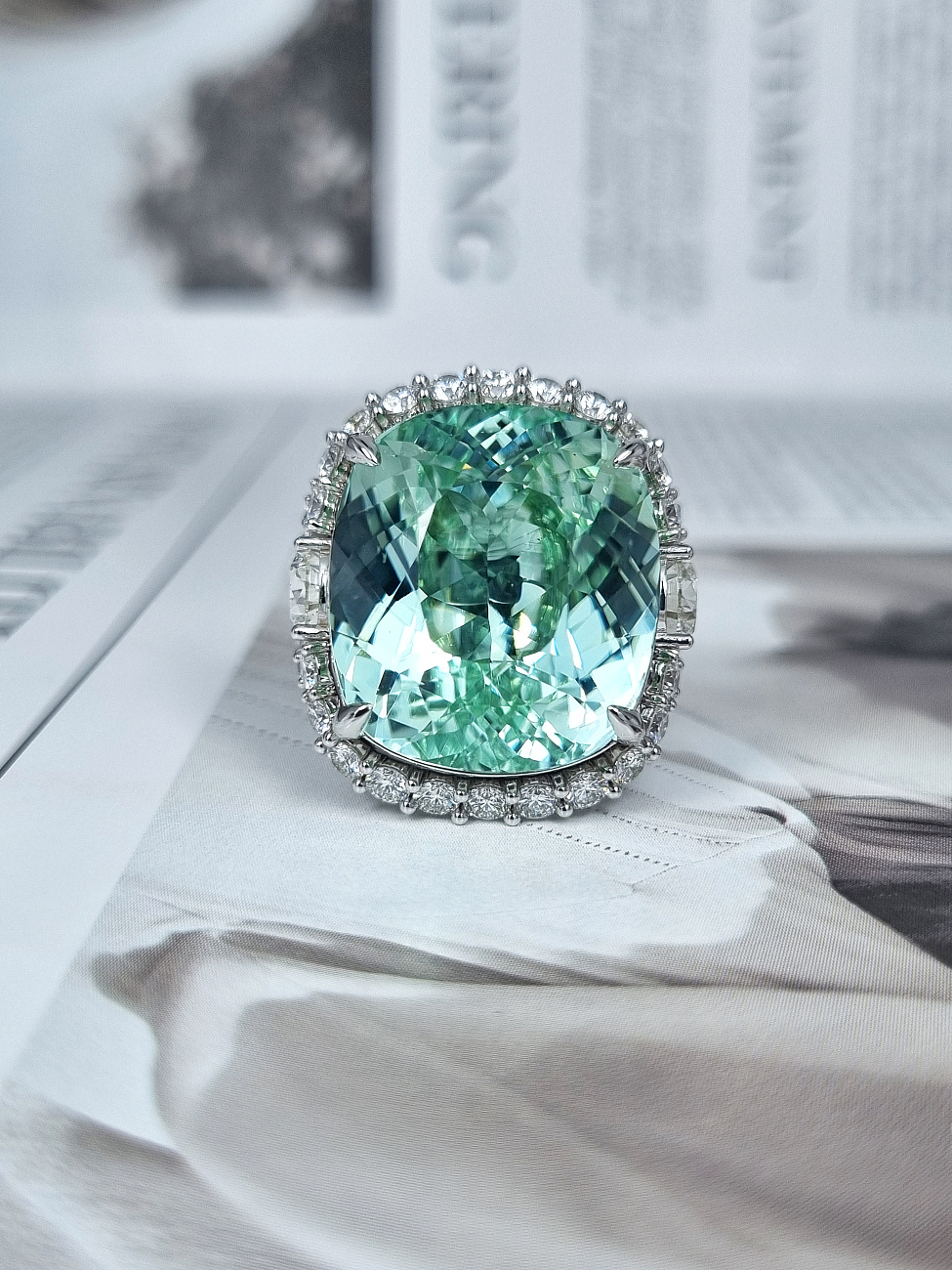 Украшение GIA   Кольцо с турмалином "Параиба" 32,20 ct.   