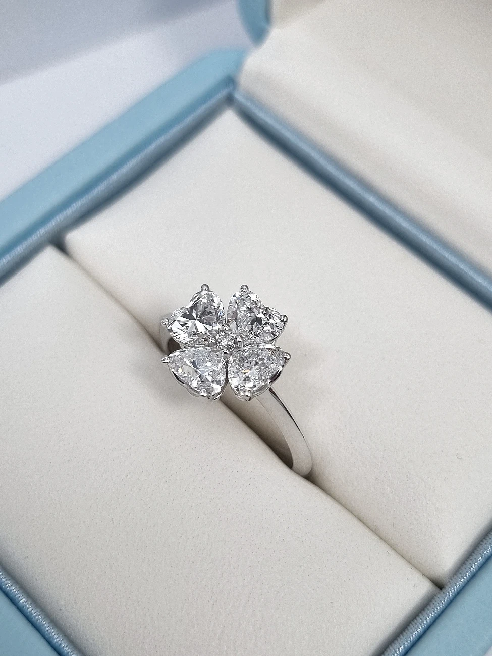 Украшение GIA  Кольцо с бриллиантами 2,04 ct. H/VS1   